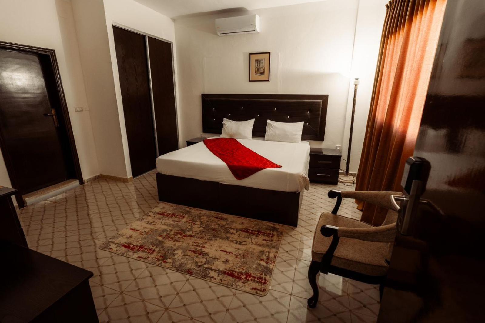 Plaza View Hostel At Tayyibah Luaran gambar